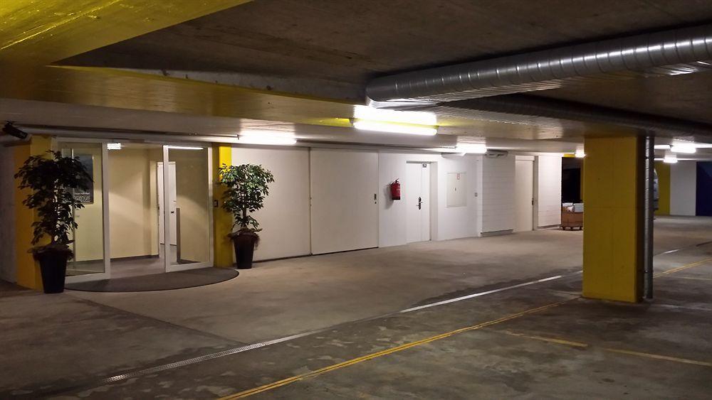 Gratis Tiefgarage 4*